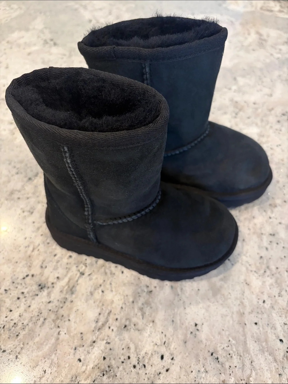 Toddler Ugg Classic Leather Shearling Lined Boots Size 8T